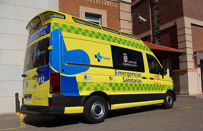 Un varón es trasladado al hospital y un bebé atendido tras una colisión entre dos camiones y tres turismos en Valladolid