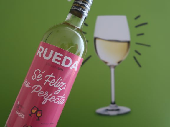 La D.O. Rueda apoya el «D?a de la Mujer» con una botella de edición limitada