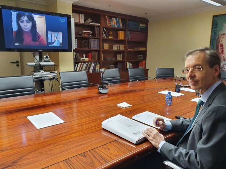 La Consejería de Empleo e Industria aborda con los autónomos apoyos ante la crisis del coronavirus