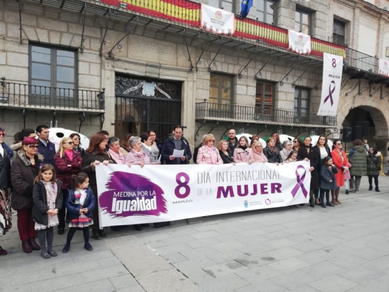 Gana Medina denuncia el «esperpento» en el que se ha convertido el D?a de la Mujer en la villa