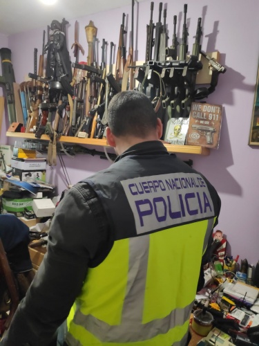 La Policía Nacional interviene en Zamora un dep?sito de armas de guerra y explosivos