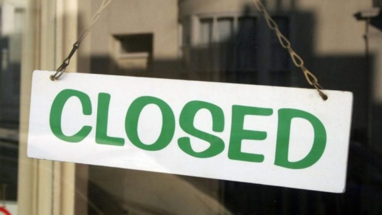 El Gobierno de la Junta solicita el cierre de todos los establecimientos de comercio y ocio