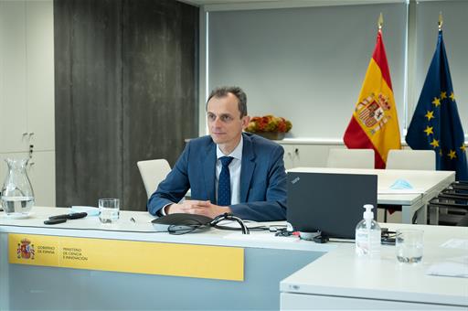 Pedro Duque se re?ne con los responsables de los principales estudios de pacientes con COVID-19