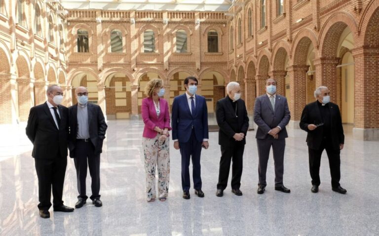 Su?rez-Qui?ones destaca el apoyo de la Junta al impulso cultural y tur?stico que supondr? para León la apertura del Museo de Semana Santa