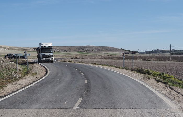 La Diputación ha realizado el refuerzo de firmes y actuaciones de seguridad vial en 68 vías provinciales entre los meses de marzo a mayo