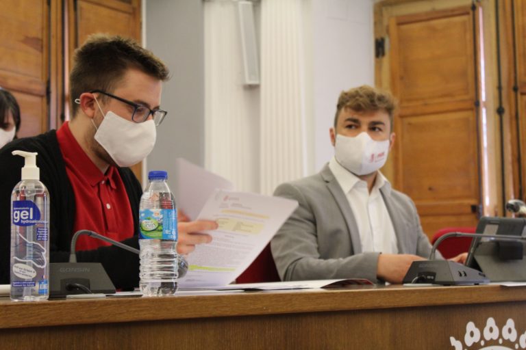 Los socialistas medinenses lamentan que «el Sr. Gómez implante el cerrojazo» de la piscina climatizada despu?s de 7 meses de inactividad
