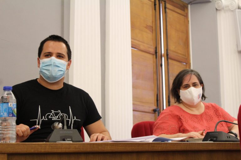 Gana Medina pide que no se multe pasear al perro en el adelanto del toque de queda