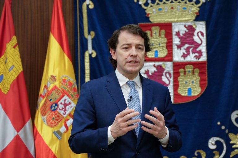 Mañueco trasladará al Rey el orgullo con el que Castilla y León celebra la Fiesta Nacional