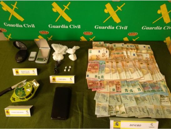 La Guardia Civil ha desmantelado un punto de venta de drogas en un club de alterne