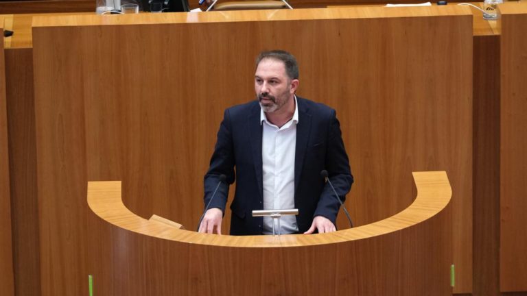 El PSOE pide a la Junta una Ley de medidas de ayuda a la conciliaci