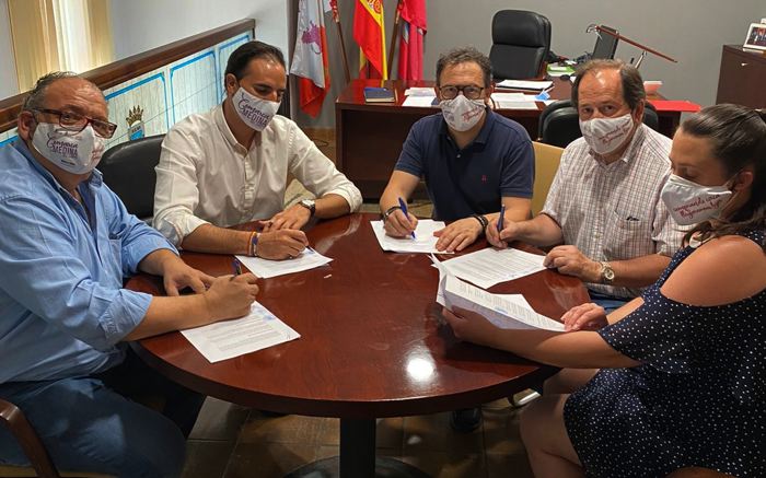 El Ayuntamiento de Medina y asociaciones de empresarios firman un convenio para afrontar la crisis del COVID