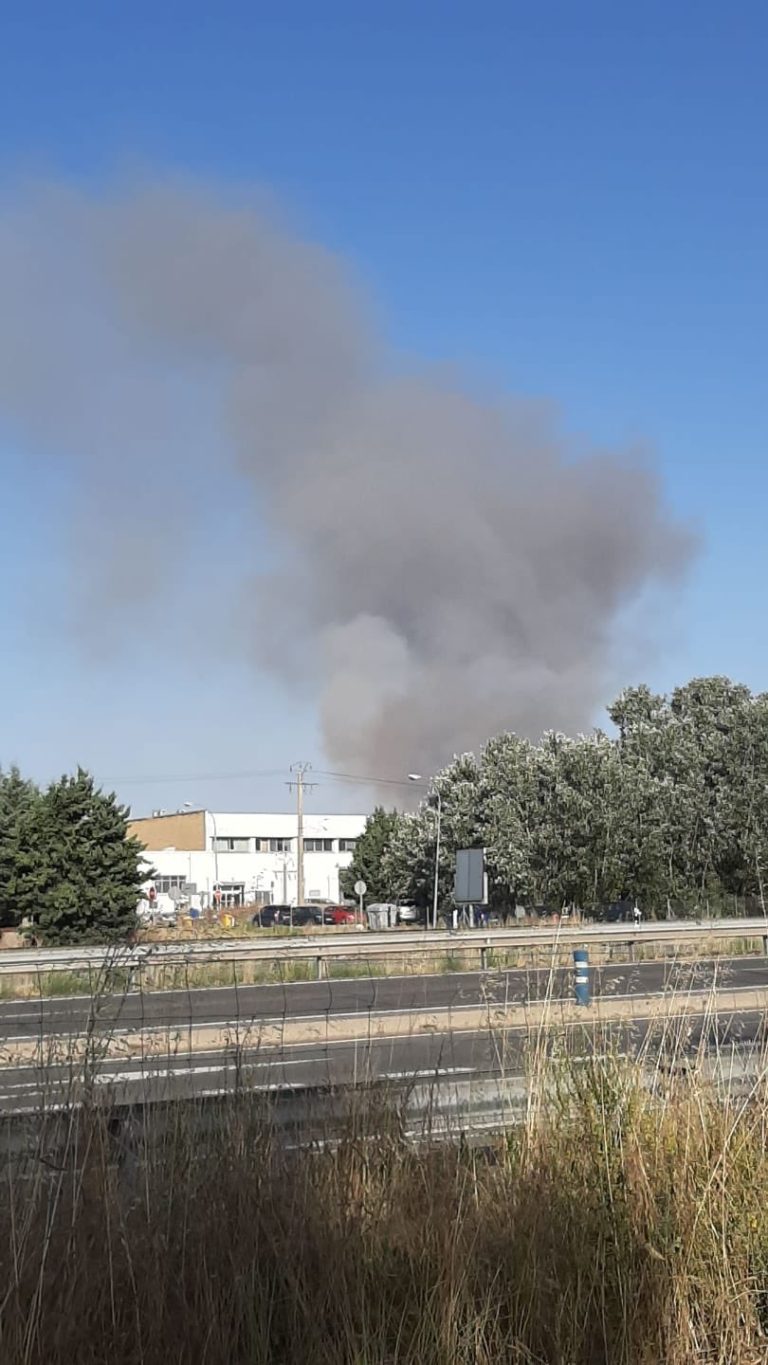Una gran columna de humo hace saltar las alarmas en las instalaciones de Fasa