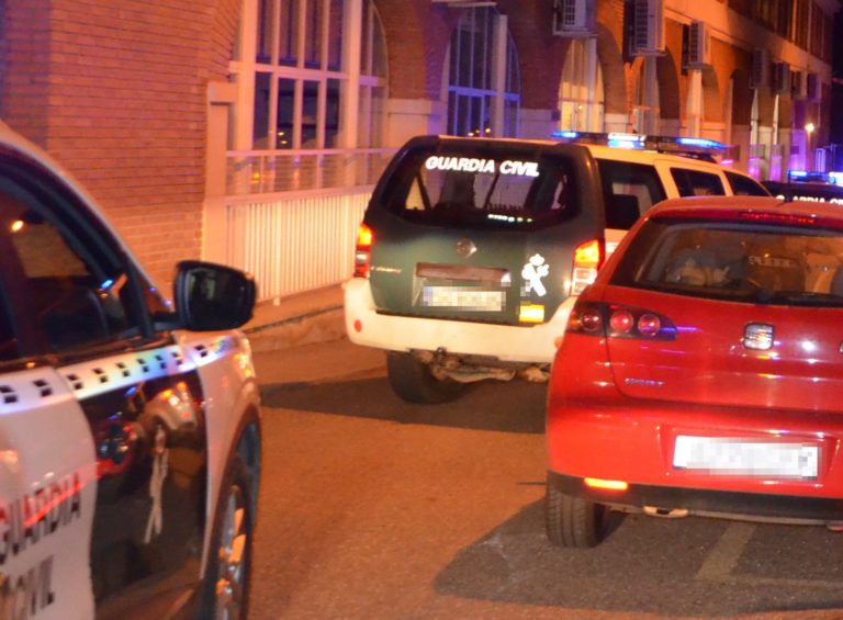 La Guardia Civil evacua a los usuarios de una residencia de ancianos ante un posible incendio
