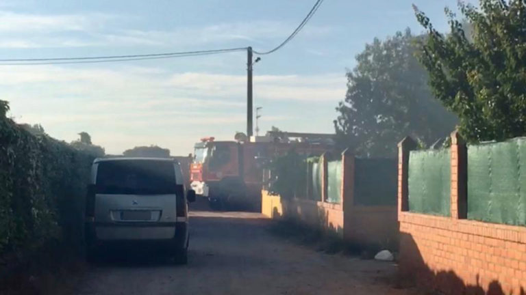 Medina del Campo: Los bomberos sofocan un incendio en la zona de las Salinas