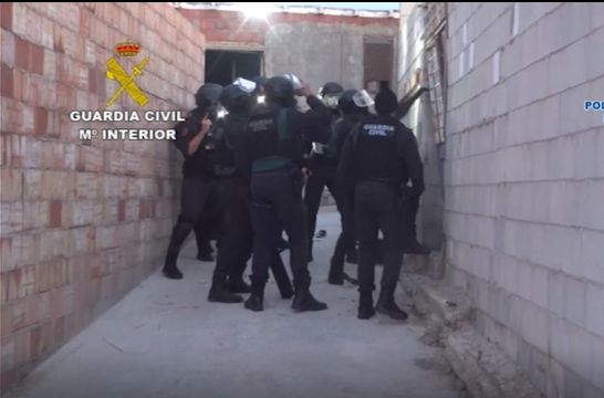La Policía Nacional interviene un arsenal de guerra y unos 2.600 kilos de cocaína a una peligrosa organización de narcotraficantes