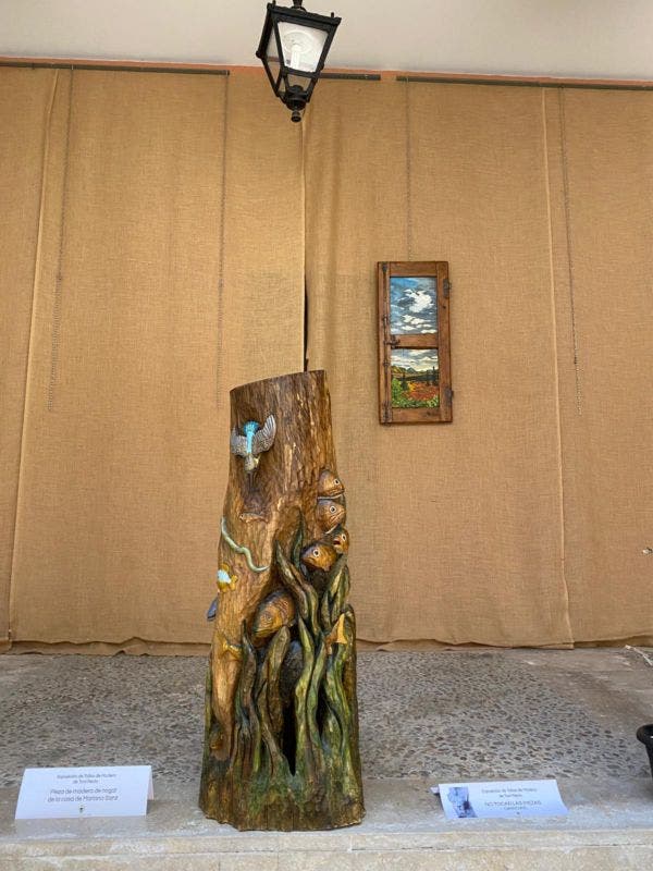 La Seca acoge una exposición de obras realizadas en madera