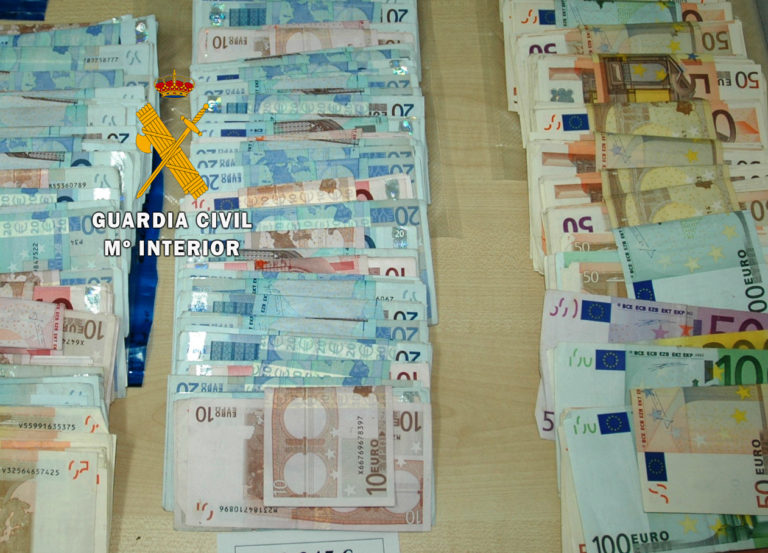 La Guardia Civil incauta cerca de 30.000 euros a un extranjero provinente de Bélgica