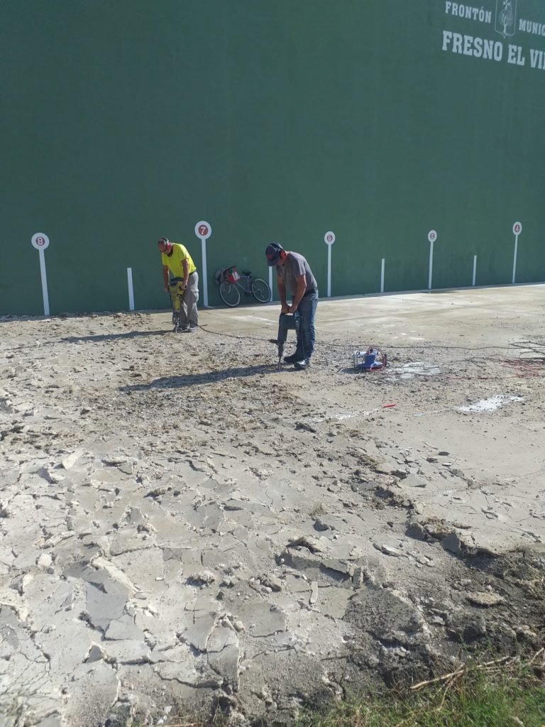 Fresno el Viejo comienza las obras del front?n municipal