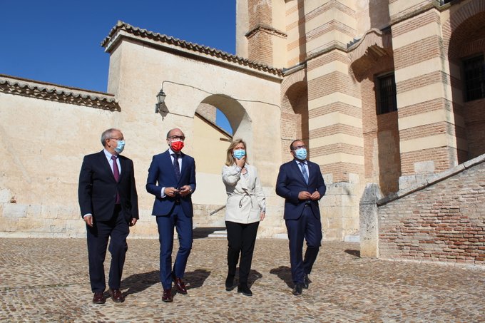 El Monasterio de Santa Clara en Tordesillas recibe la visita de la presidenta de Patrimonio Nacional