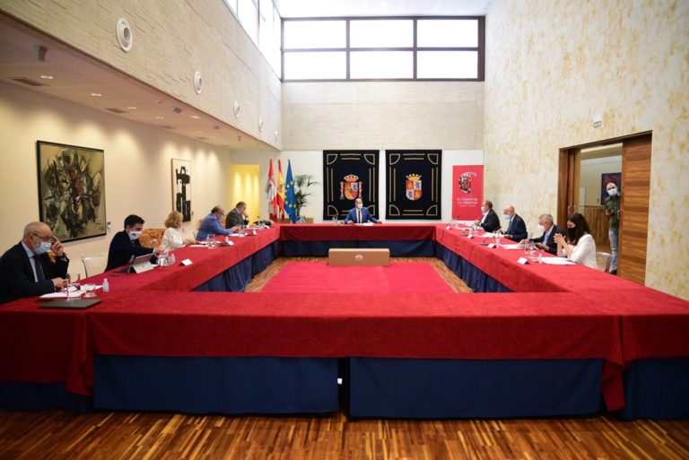 Medina del Campo compartir? sede con Valladolid en el Congreso Internacional «El tiempo de la libertad. Comuneros V Centenario?