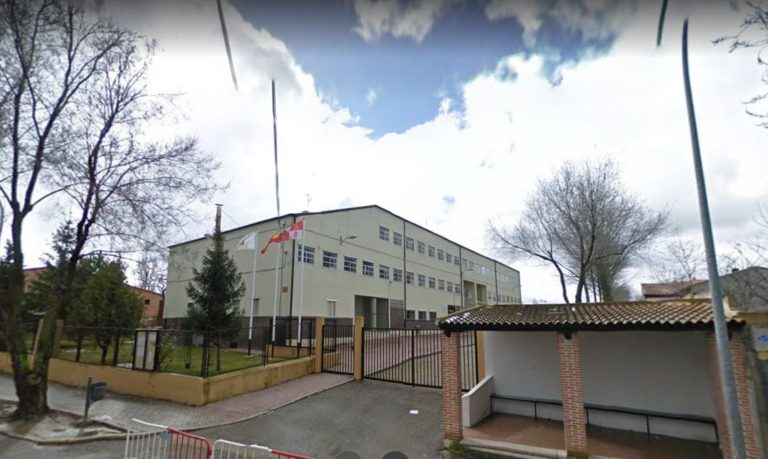 El coronavirus obliga a poner en cuarentena un aula del colegio Villa del Caballero de Olmedo