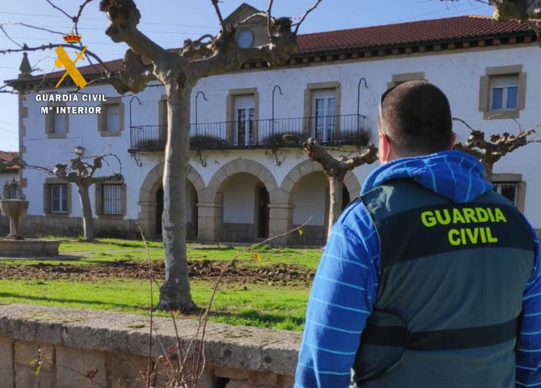 La Guardia Civil investiga tres personas como supuestos autores de un delito de daños a la propiedad