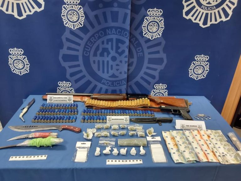 La Policía Nacional desarticula un punto de venta de droga en la barriada de Las Viudas