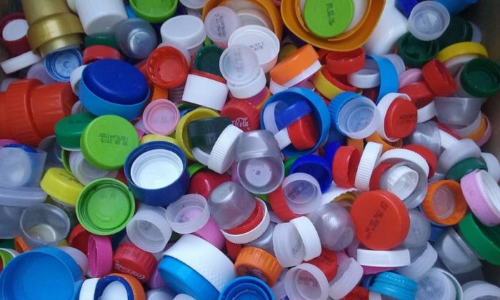 Gana Medina propone instalar contenedores decorativos para reciclar tapones de pl?stico
