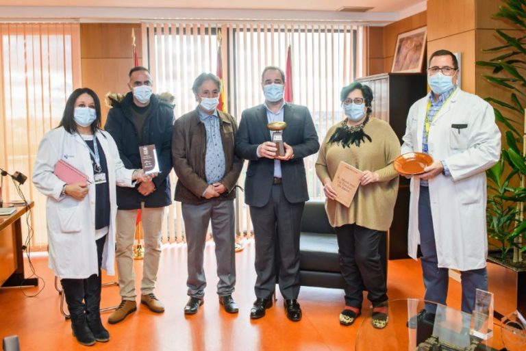 El Hospital de León recibe la «Patata de bronce»