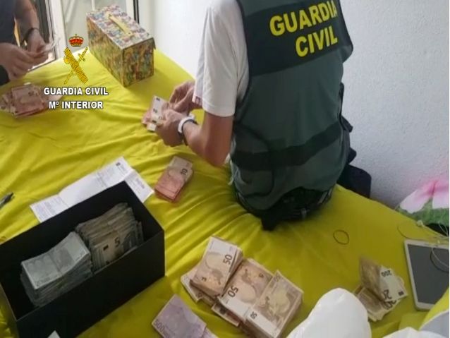 La Guardia Civil desarticula dos organizaciones criminales dedicadas al transporte internacional de droga a gran escala