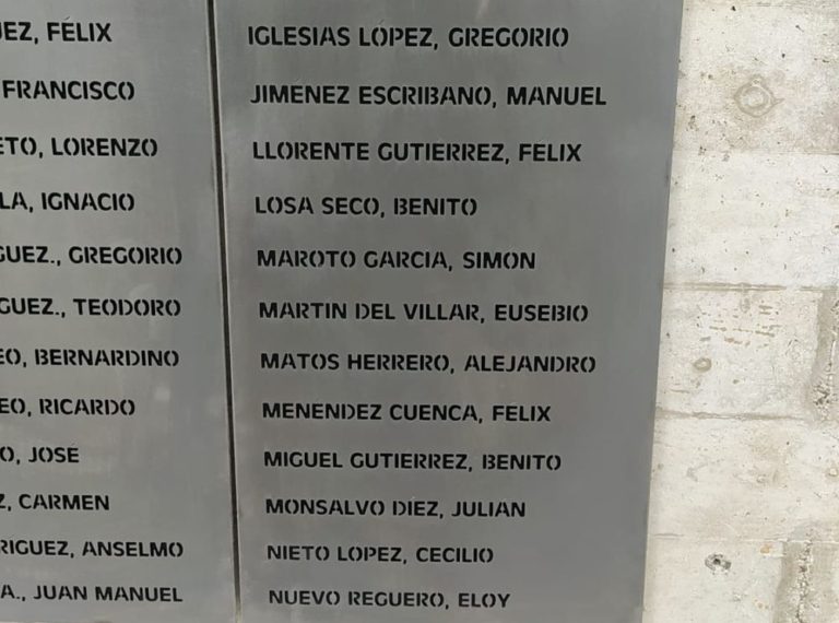 Los nombres de los represaliados medinenses durante la Guerra Civil, ya figuran en el cementerio de El Carmen