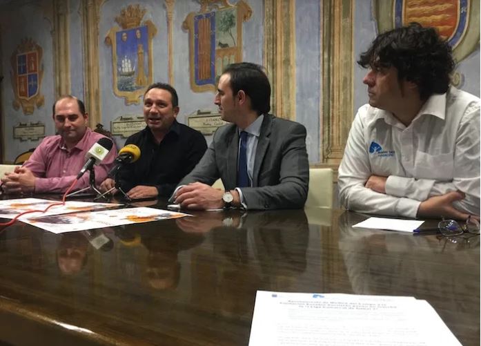 Eusebio Sacrist?n contin?a estable y en coma inducido tras ser intervenido por un co?gulo en la cabeza