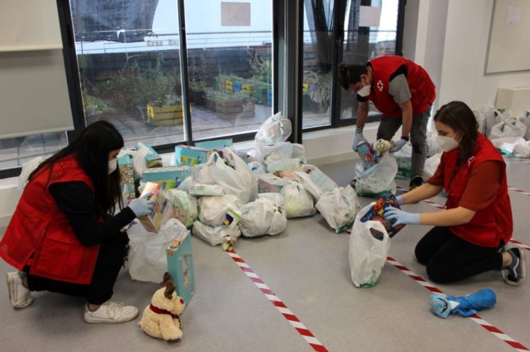 Cruz Roja Juventud entrega juguetes a más de 900 ni?os y niñas en la provincia vallisoletana