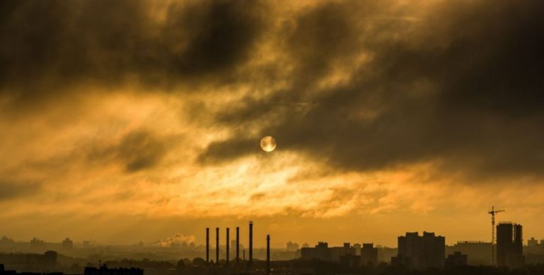 Medioambiente alerta del aumento de partículas de polvo procedente de África y recomienda tomar precauciones