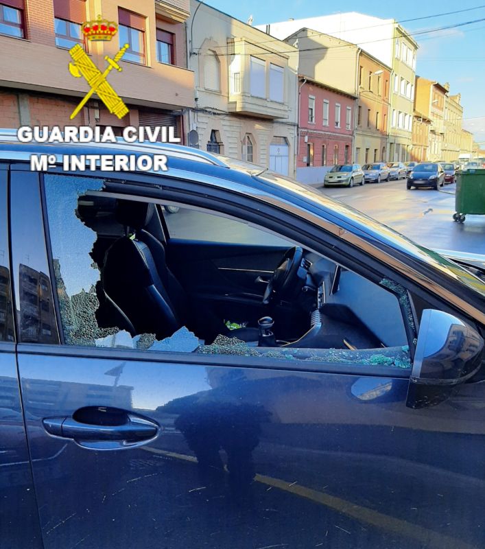 La Guardia Civil detiene a una persona por la comisión de varios robos en La Bañeza (León)