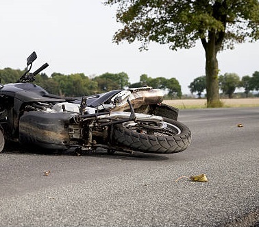 Fallece un motorista de 24 años en un accidente en la AV-922