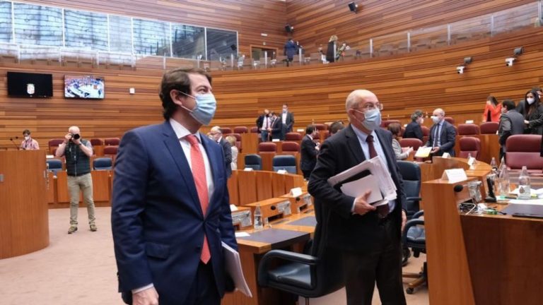 Castilla y León: El Pleno de las Cortes no aprueba la moción de censura