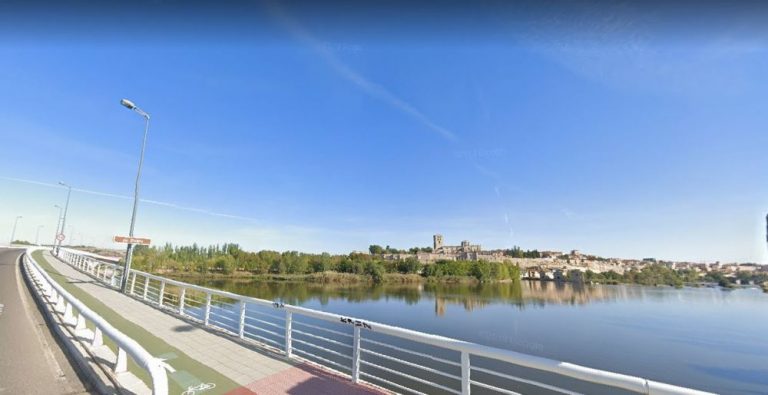 Un varón es trasladado al hospital tras ser rescatado del río Duero en Zamora