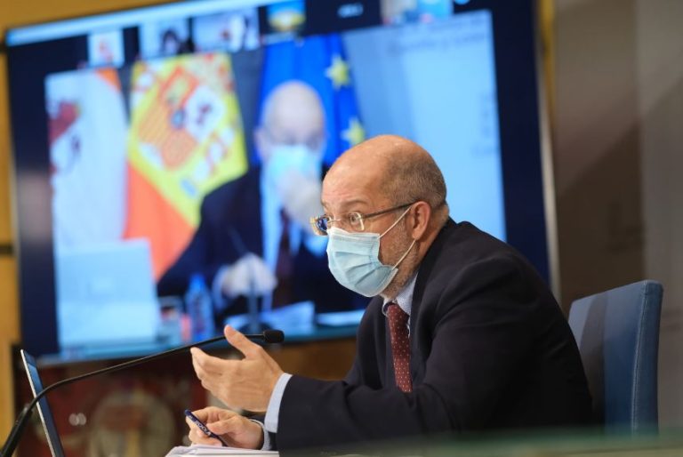 Igea traslada al Gobierno de Españaña la disposición de la Junta a colaborar en una política migratoria que luche también contra la despoblación