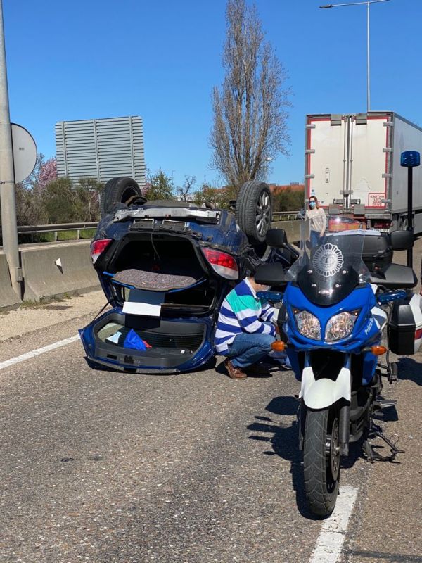 Una persona herida tras el vuelco de su vehículo en Valladolid