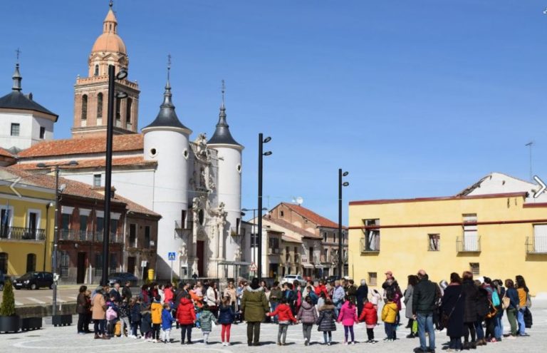 Rueda visualiza con mensajes el Día Internacional de la Mujer