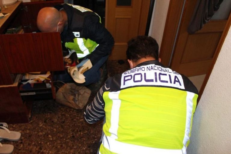La Policía Nacional libera a cinco mujeres víctimas de trata de seres humanos que eran explotadas sexualmente en un chalet de Madrid