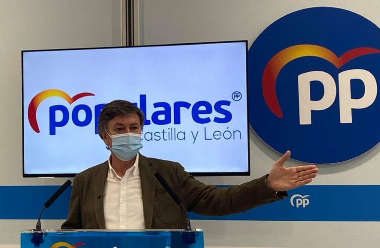 El Partido Popular de Castilla y León lamenta la imagen de Luis Tudanca «deambulando por Castilla y León mientras ruega un ratito de sillón en la Junta»