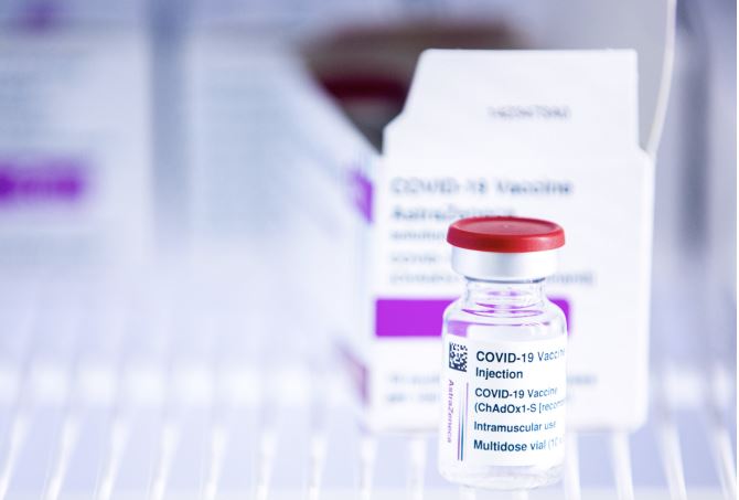 La EMA encuentra un posible vínculo de coágulos de sangre en la vacuna AstraZeneca