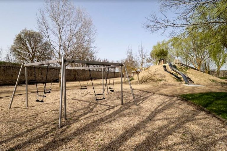 Reabren el parque infantil de Matallana tras más de un año cerrado por la pandemia