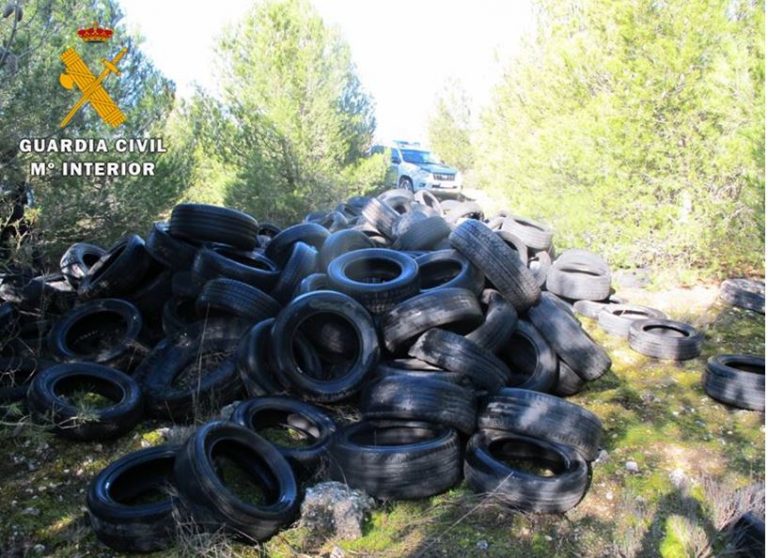 Tres investigados por vertidos de neumáticos usados en poblaciones de Valladolid y Burgos