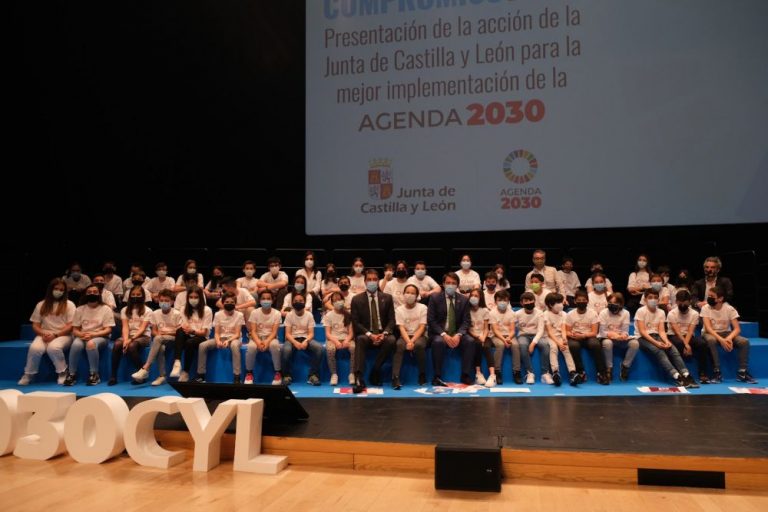 Mañueco presenta el plan para impulsar la Agenda 2030