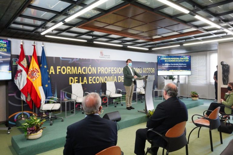 Mañueco destaca que la FP será clave en la recuperación económica de la Comunidad