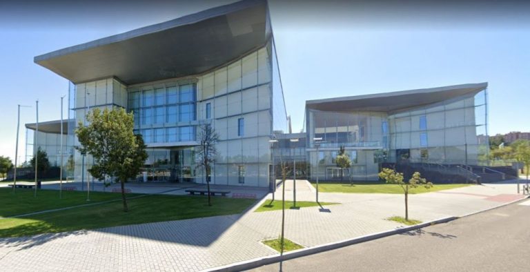 En cuarentena por coronavirus un aula del Conservatorio de Música en Valladolid