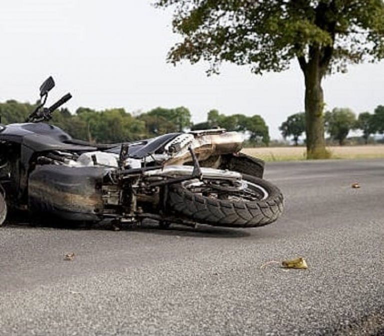 Fallece un motorista tras sufrir una caída en la carretera N-502 en Sotalbo (Ávila)